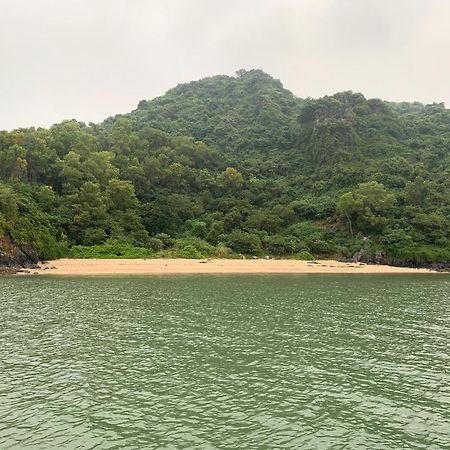 Ocean Beach Resort Cat Ba Island Buitenkant foto