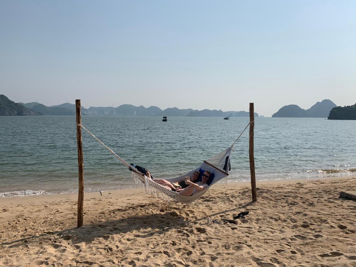 Ocean Beach Resort Cat Ba Island Buitenkant foto