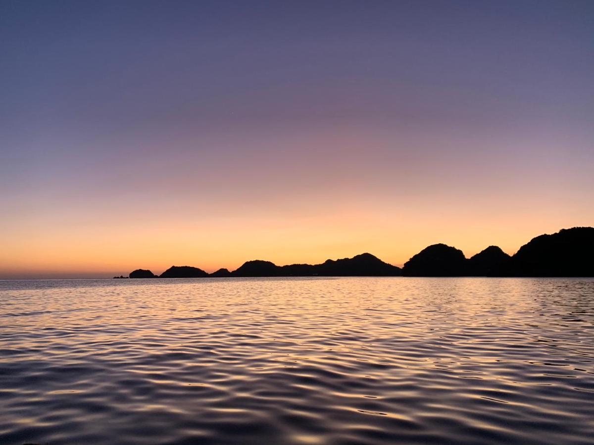 Ocean Beach Resort Cat Ba Island Buitenkant foto
