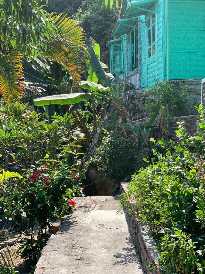 Ocean Beach Resort Cat Ba Island Buitenkant foto