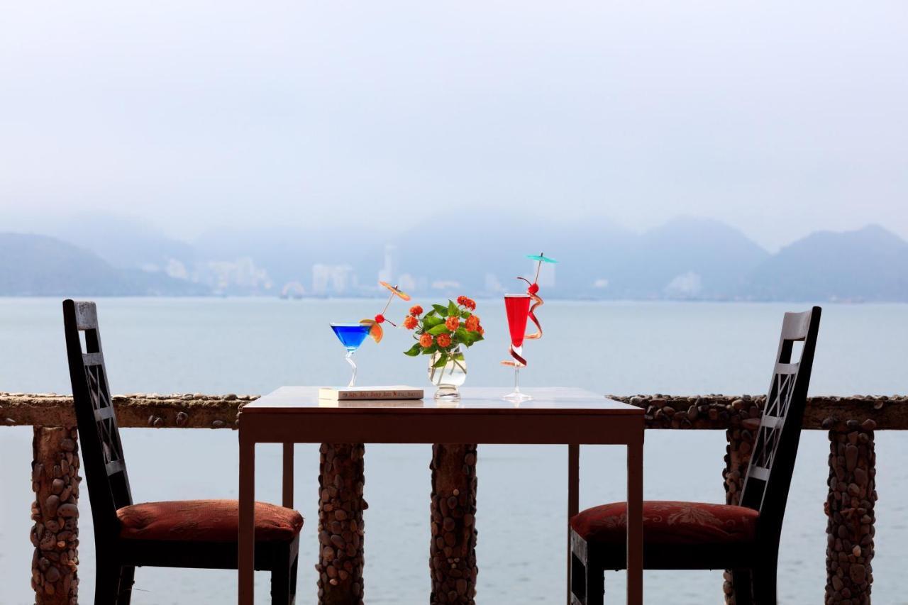 Ocean Beach Resort Cat Ba Island Buitenkant foto