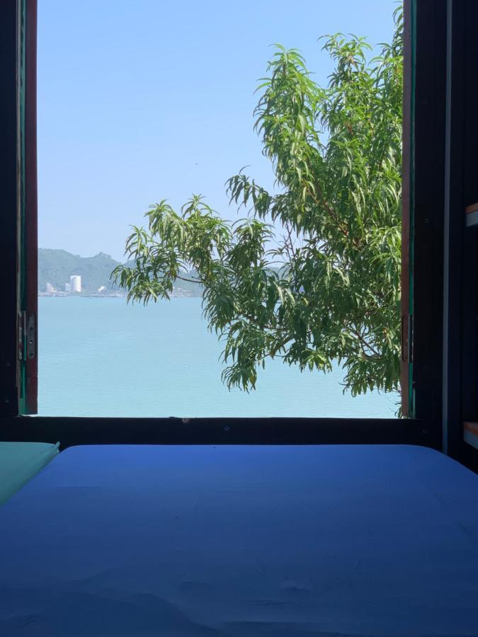 Ocean Beach Resort Cat Ba Island Buitenkant foto